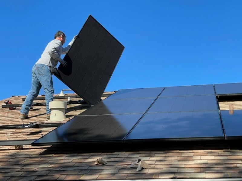 Mna Installing Rooftop Solar Panels